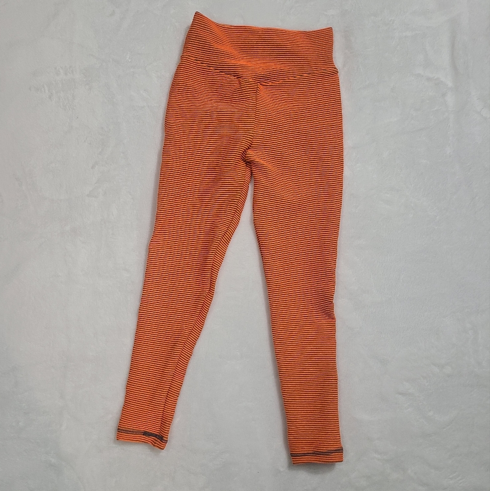 Ribbed Workout Leggings - Picture 2 of 5
